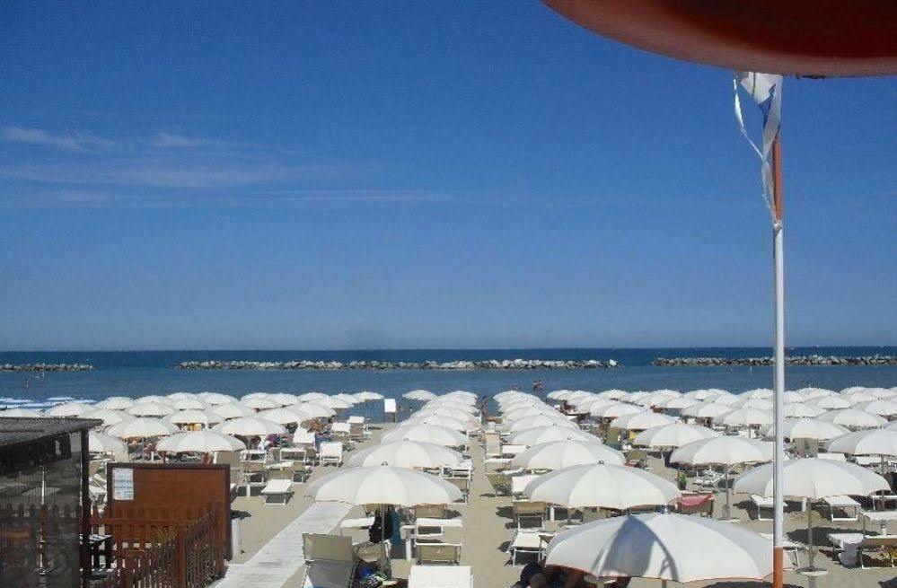 Hotel Buda Bellaria-Igea Marina Zewnętrze zdjęcie
